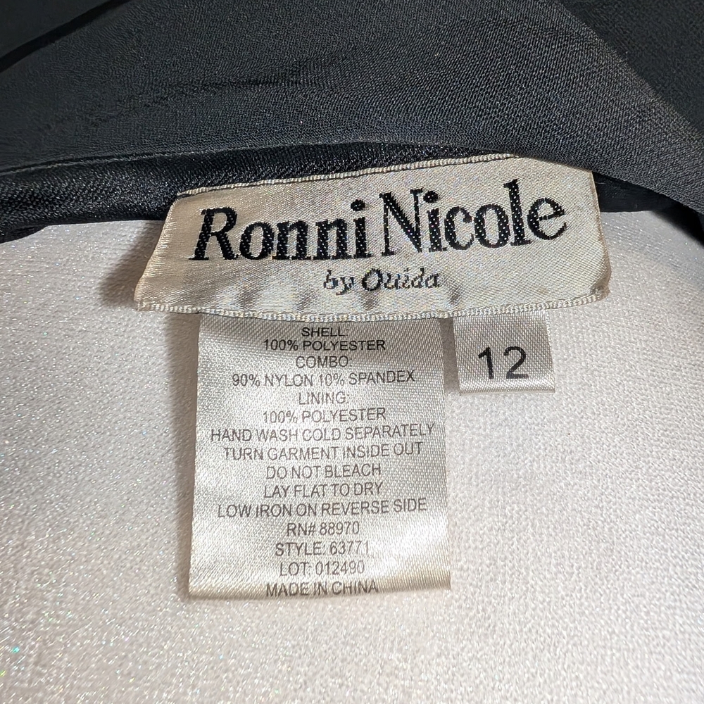 Ronni Nicole Elegant Black Maxi Dress with Pink Floral Design - Picture 3 of 3